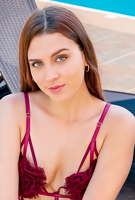 Emma Connor Share Her Erotic Beauty With You For The First Time