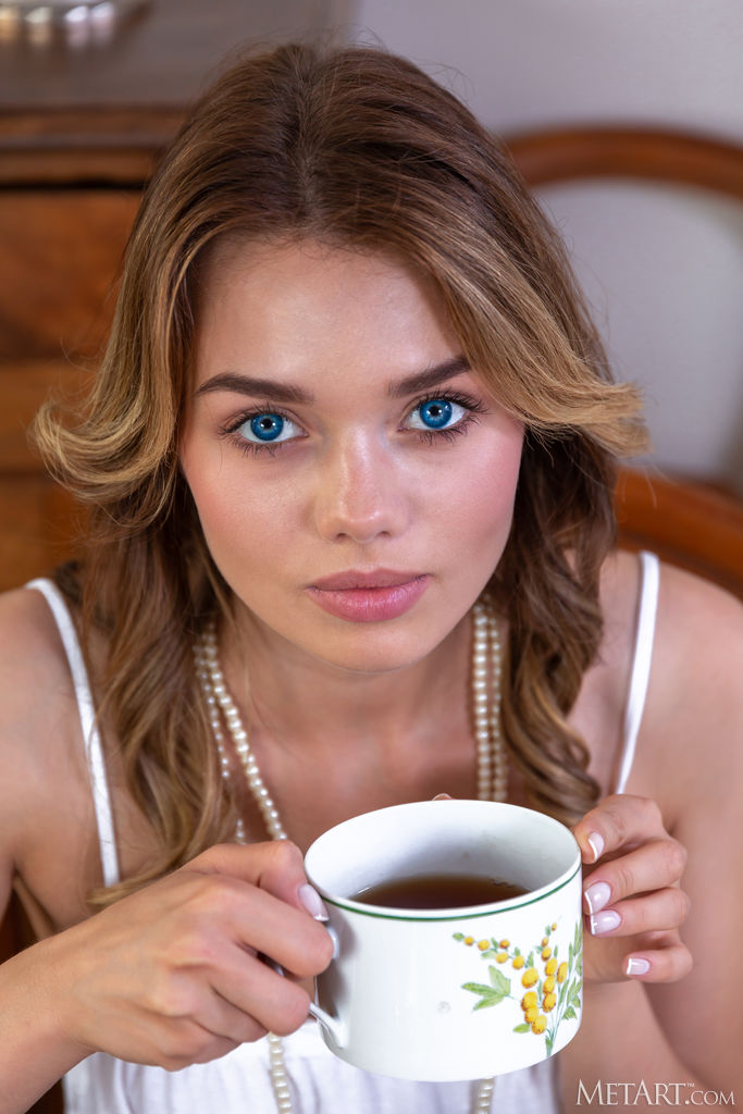 Keira Blue In Eye Catching