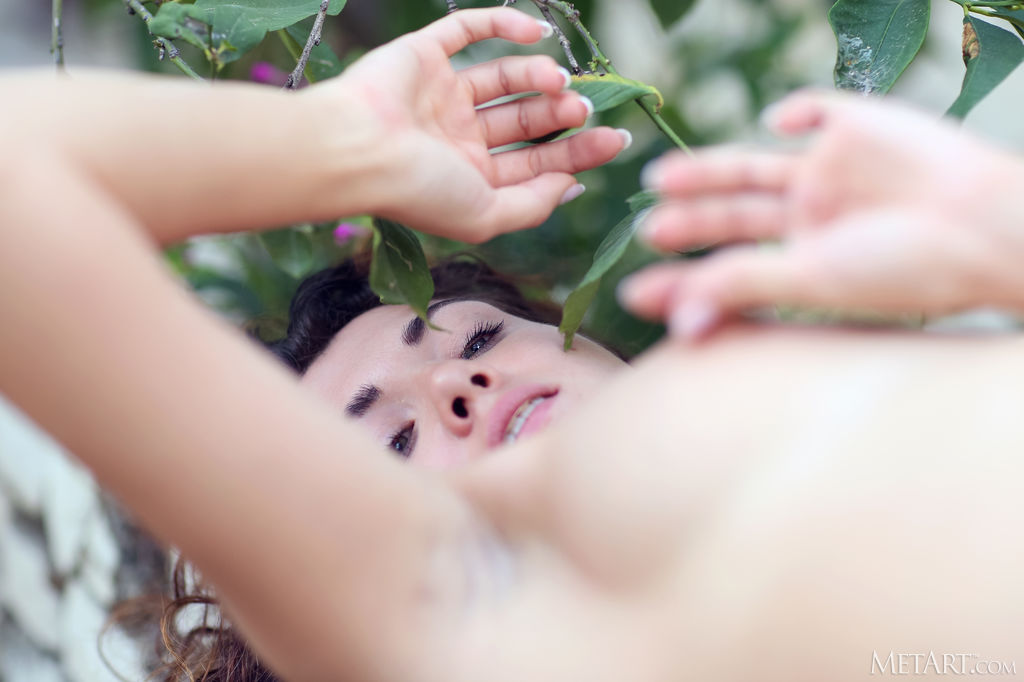 Gia Ren Pulling Down Her Floral Dress To Let The Sun Kiss Her Beautiful Breasts - Photo 22