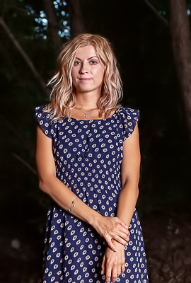 /Claire Shelty Enjoys Pleasure Of Her Alfresco Orgasms