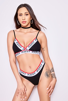 /Flawless Beauty Winnafred Flurry