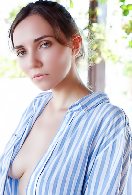 /Danniela Parts Her Silky Thighs For A Tempting View Of Her Hairy Pussy