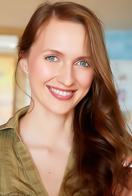 Stacy Cruz Dressed In A Thigh-skimming Outfit That Hugs Her Voluptuous Figure