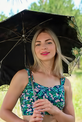Roxy Offering A Teasing Glimpse Of Her Luscious Booty In Bun-hugging Lace Panties