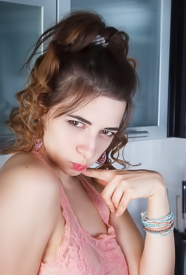 Elle Mira Gorgeous Big Boobs Hottie