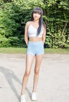 Bernie Smiles Flirtatiously As She Turns Heads With Her Flawless Figure