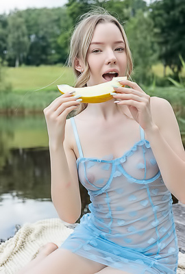 Mirka Playful Beauty Is Naked