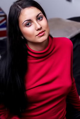 Azzura Sweet Smile Invites You To Appreciate Every Inch Of Her Gorgeous Body