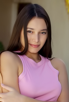 Stunning Brunette Shelena