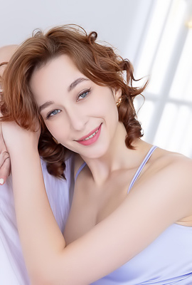 Curly Rea Ready Masturbating