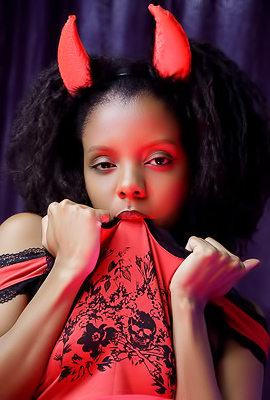 Sukki T Parts Her Silky Thighs To Flaunt The Wild Curls