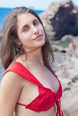 /Esfinge Gorgeous Portuguese Brunette Is Soon Wonderfully Naked