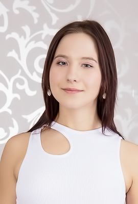 Avitalia Si Enjoys Bald Pussy With Her Magic Fingers