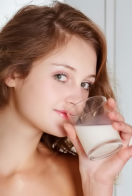 Linessa Naked From Gorgeous Breasts To Her Shaved Pussy