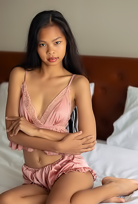 Po Perfectly Naked And Going Face Down On The Covers To Flaunt Her Flawless Booty