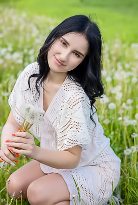 Sasha Jane Unveils Her Curves To Morning Sun Amid Wildflowers
