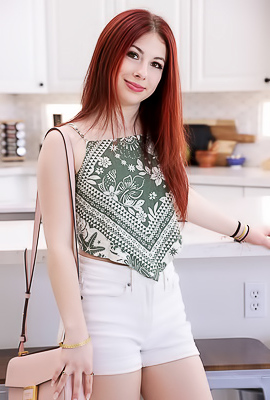 So Hot Redhead Beauty Poppy Applegate