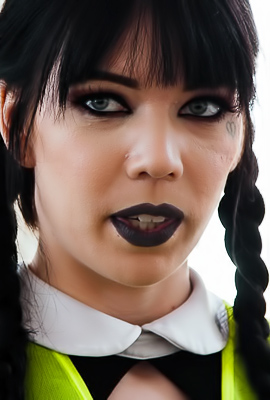 Throat swimming as Leda Bear dares to deepthroat