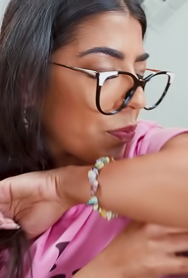 Spanking Sarah Arabics thighs as she teases with her bubble butt